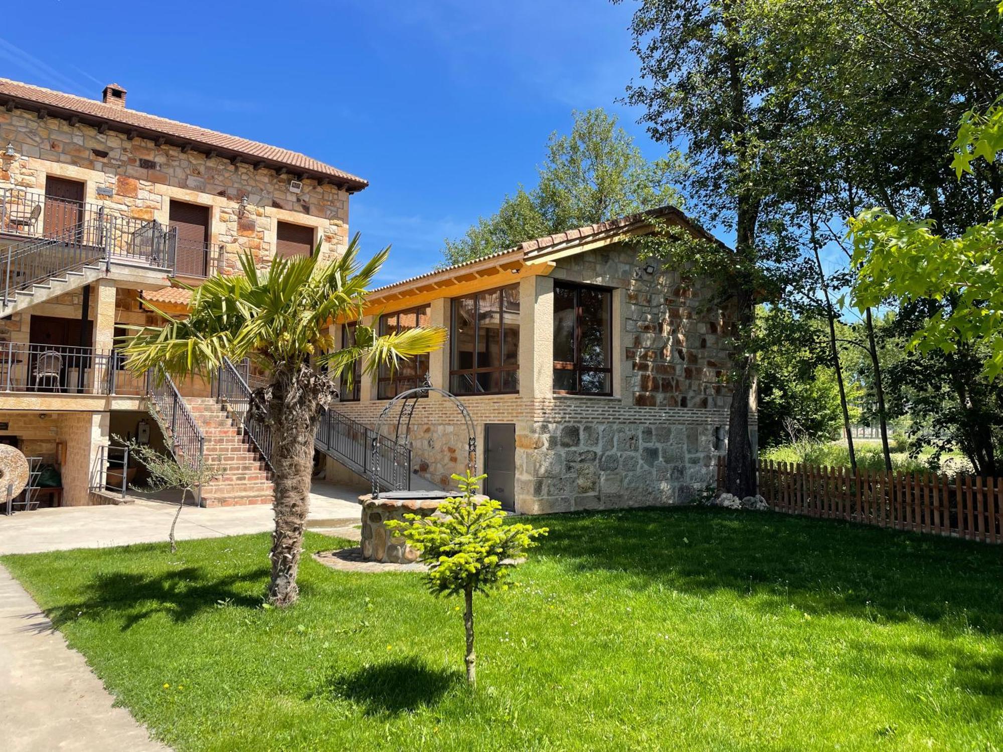 Apartamentos La Fabrica Villaluenga de la Vega ภายนอก รูปภาพ