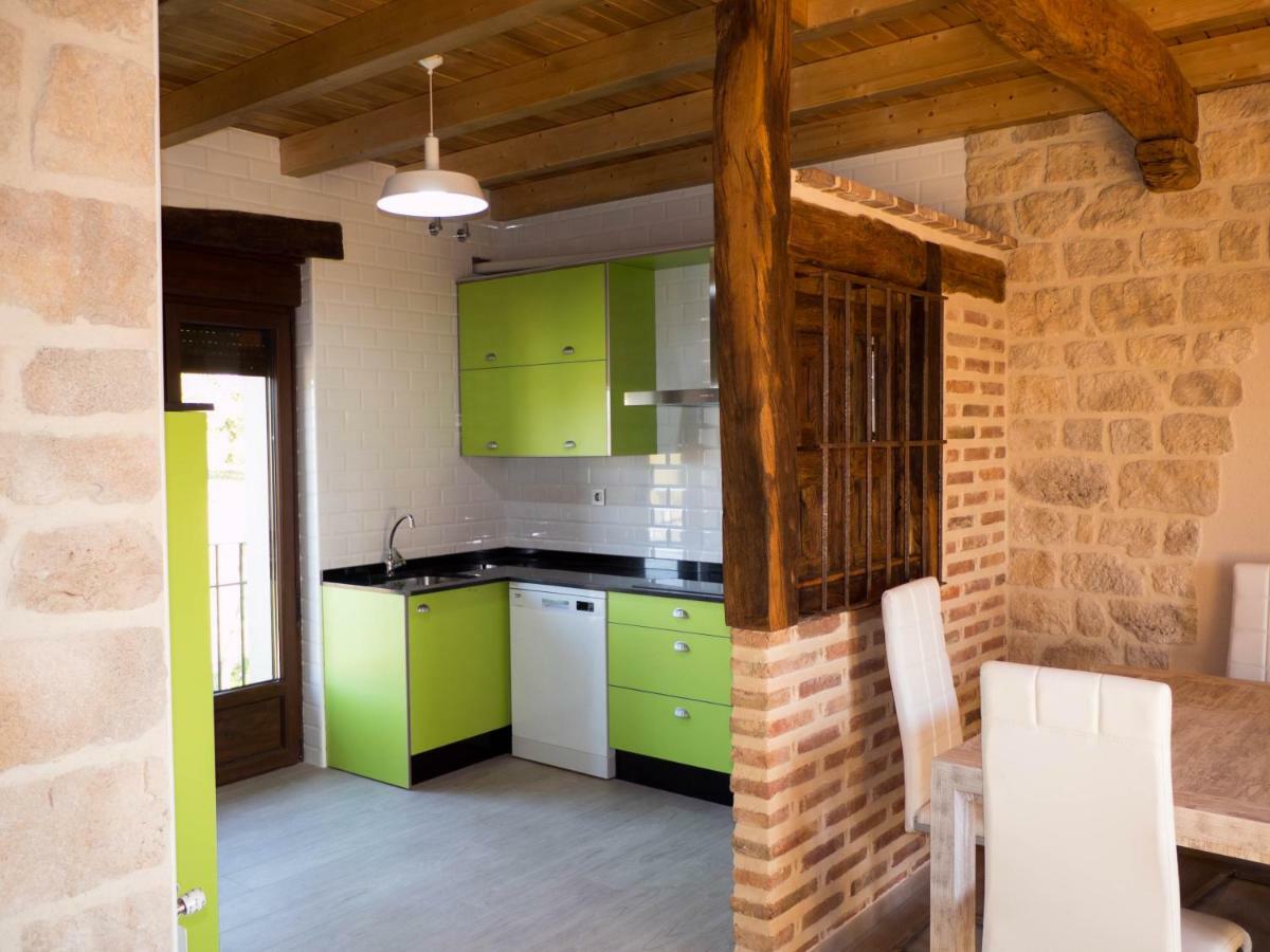 Apartamentos La Fabrica Villaluenga de la Vega ภายนอก รูปภาพ