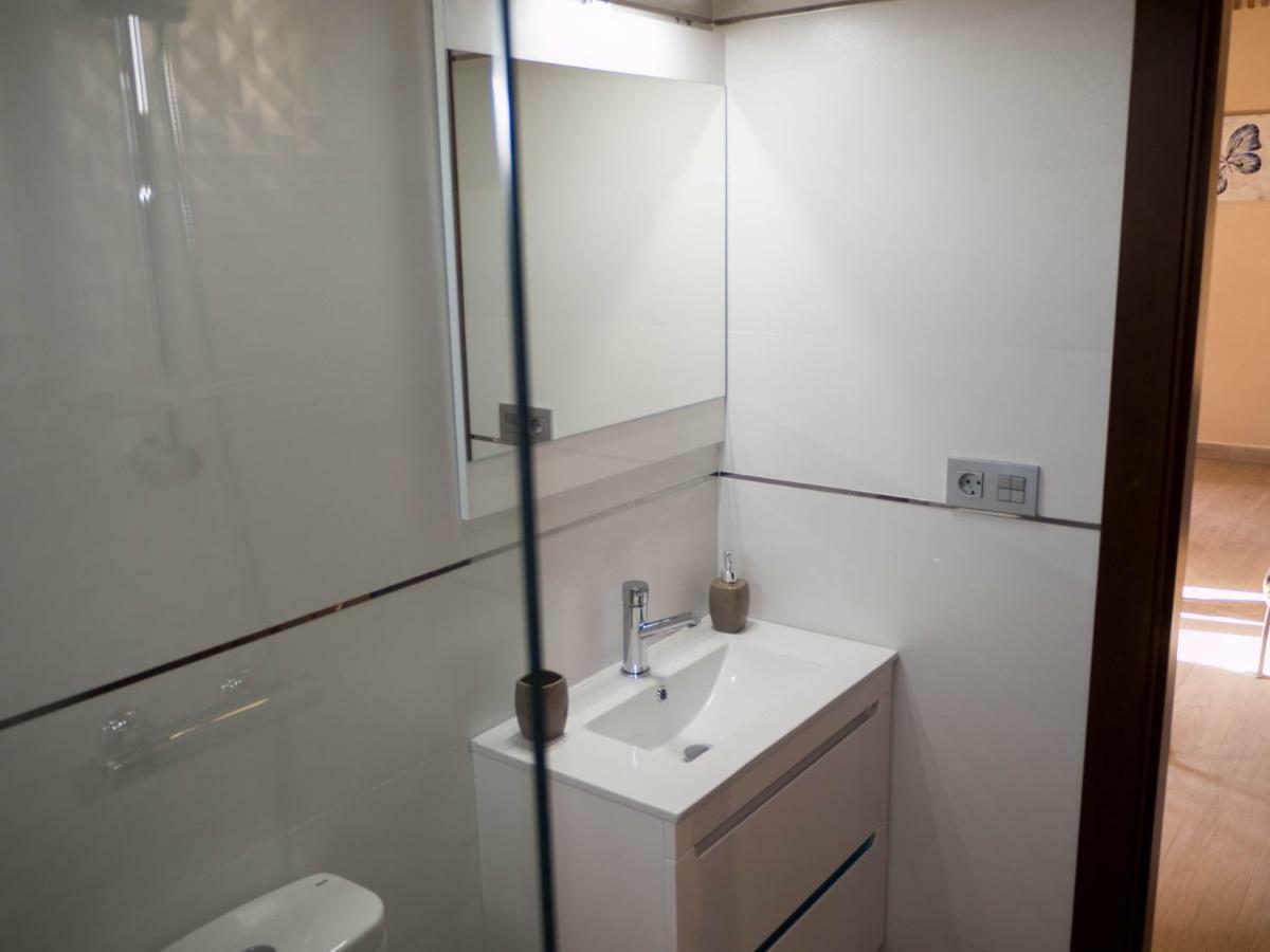 Apartamentos La Fabrica Villaluenga de la Vega ภายนอก รูปภาพ