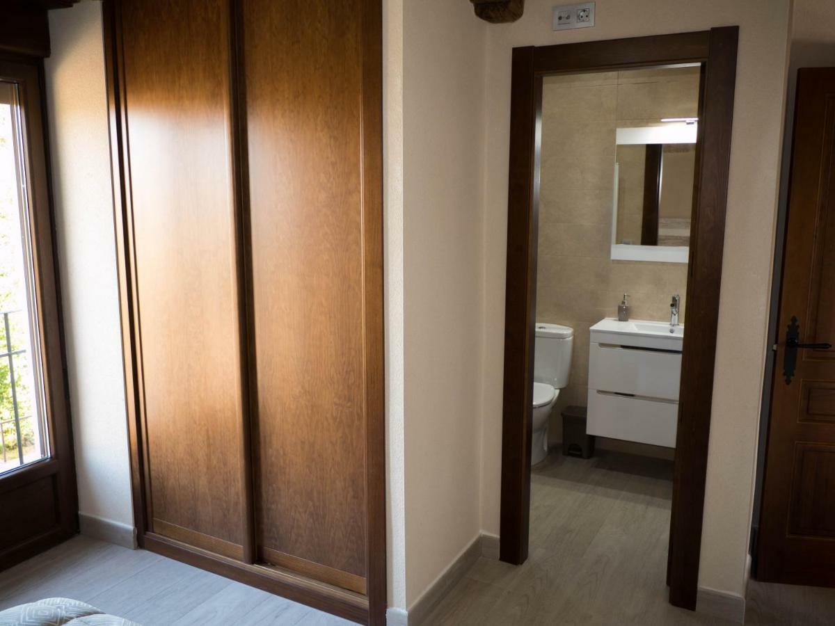 Apartamentos La Fabrica Villaluenga de la Vega ภายนอก รูปภาพ