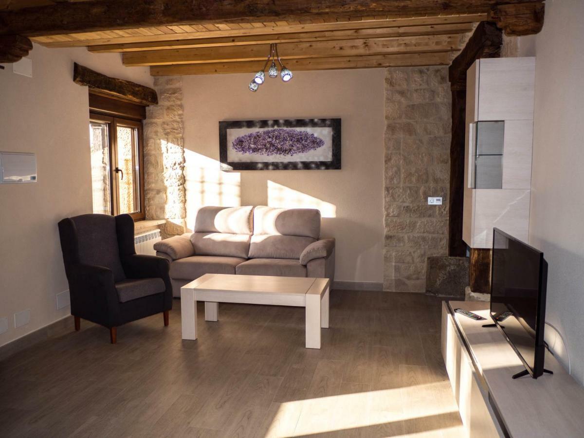 Apartamentos La Fabrica Villaluenga de la Vega ภายนอก รูปภาพ
