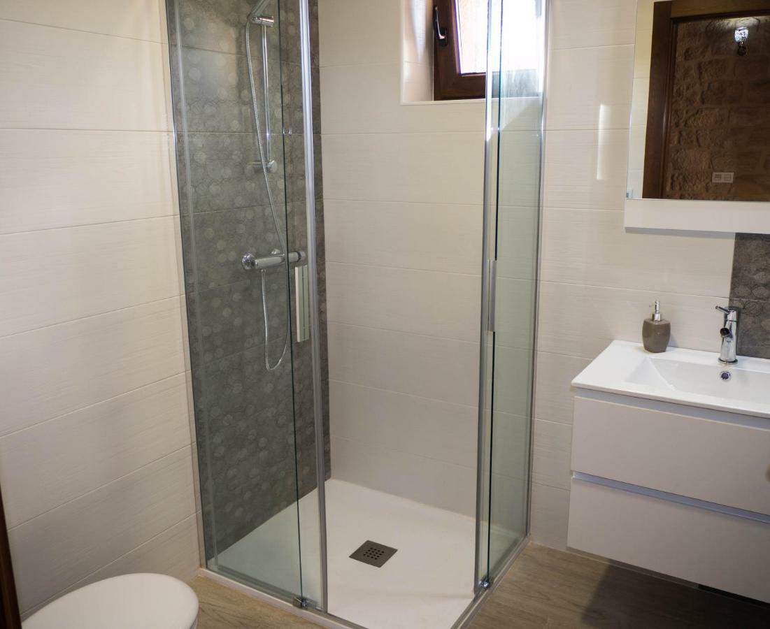 Apartamentos La Fabrica Villaluenga de la Vega ภายนอก รูปภาพ